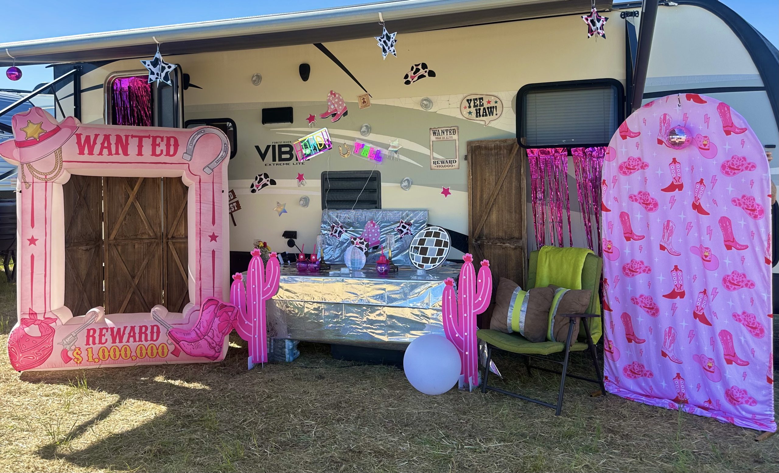 Rhinestone Ranch - The Walker, Row 7, Site 17